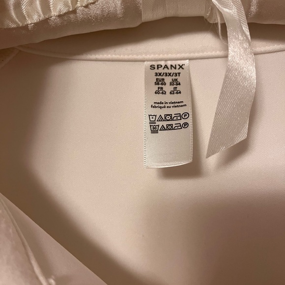 Spanx Air Essentials quarter zip. Ivory 3X. - Picture 2 of 3